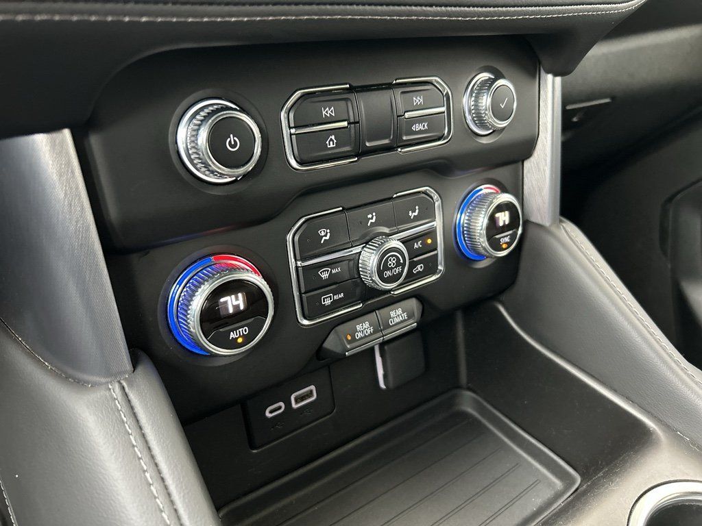 Used 2024 GMC Yukon SLE AWD/4WD image 24