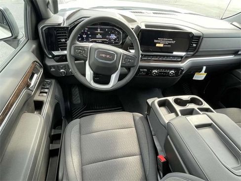 New 2025 GMC Sierra 1500 Elevation image 9