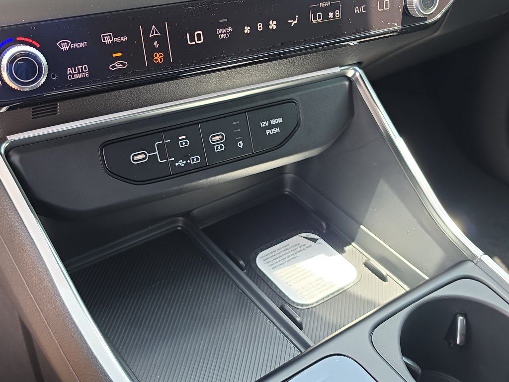 New 2026 Kia Carnival SX w/ SX Dark Edition Package FWD image 27
