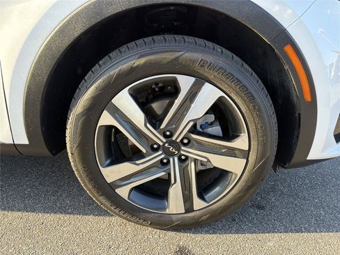 Used 2022 Kia Sorento SX Prestige w/ Panoramic Sunroof Package AWD/4WD image 12