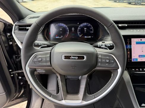 New 2026 Jeep Grand Cherokee L 4WD image 13