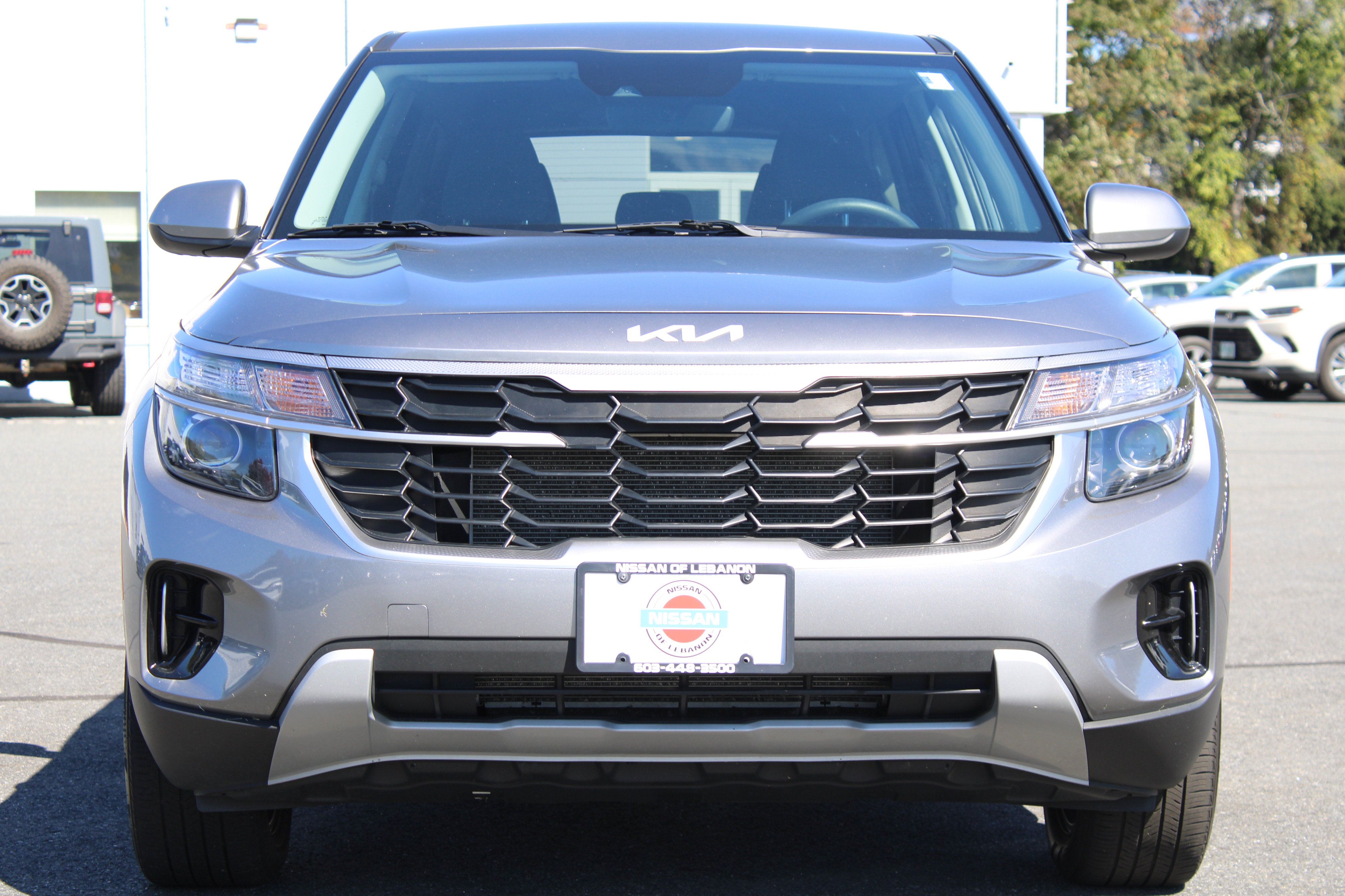 Used 2024 Kia Seltos LX AWD/4WD image 2