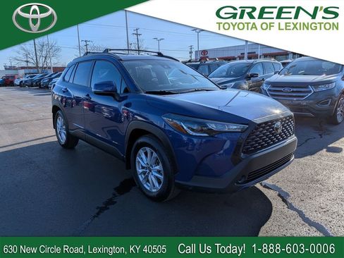 Certified 2022 Toyota Corolla Cross LE image 1