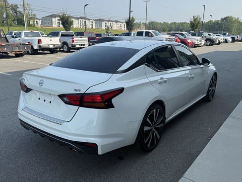 Used 2022 Nissan Altima 2.5 SR FWD image 6