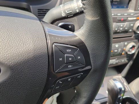 Used 2017 Ford Explorer XLT FWD image 25