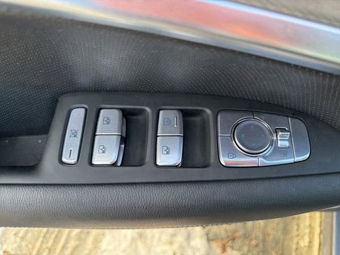 Used 2026 Genesis G70 2.5T Prestige image 17