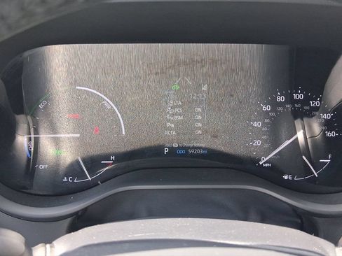 Used 2023 Toyota Sienna XLE FWD image 17