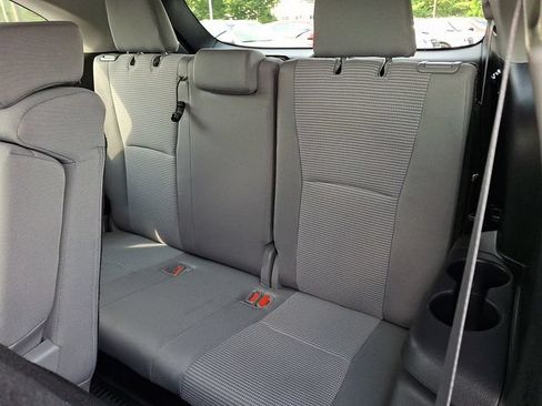 Used 2023 Toyota Highlander LE AWD/4WD image 11