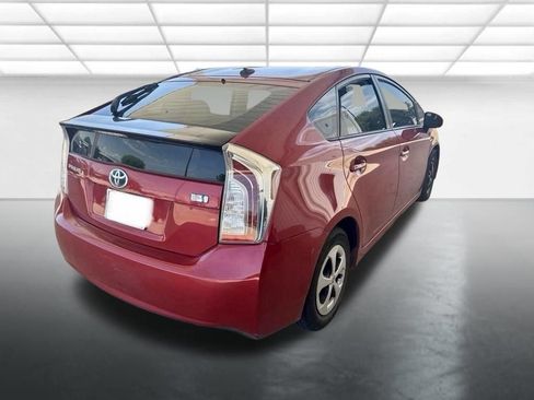 Used 2015 Toyota Prius Four FWD image 2