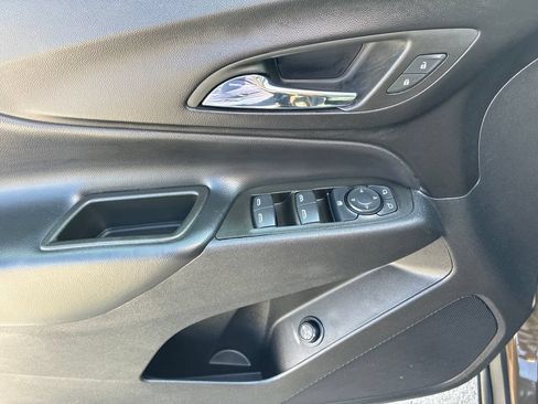 Used 2023 Chevrolet Equinox LT AWD/4WD image 11