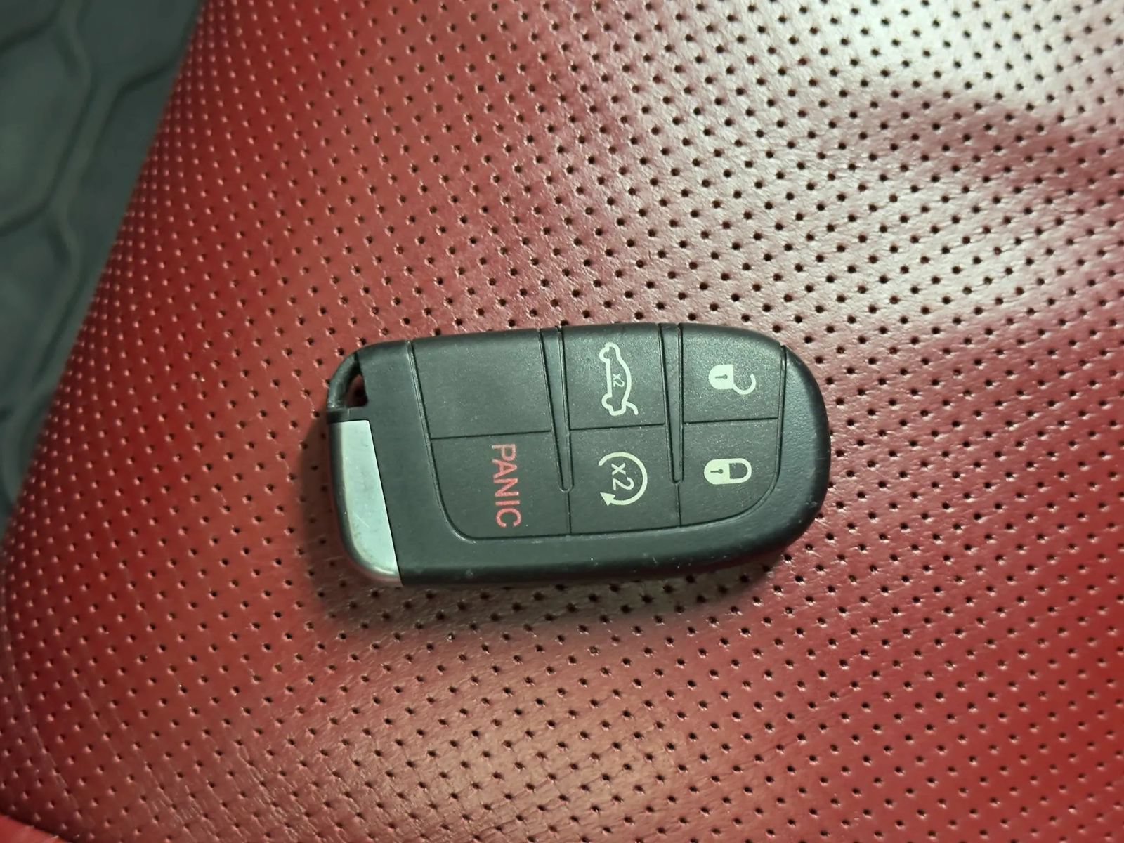 Used 2022 Dodge Durango R/T w/ Tow 'N Go Package AWD/4WD image 22