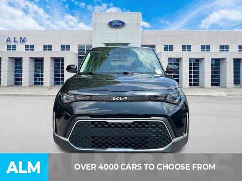 Used 2025 Kia Soul LX w/ LX Technology Package FWD image 2