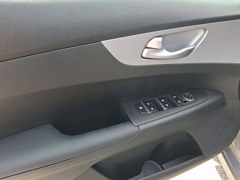 Used 2024 Kia Forte LXS image 12