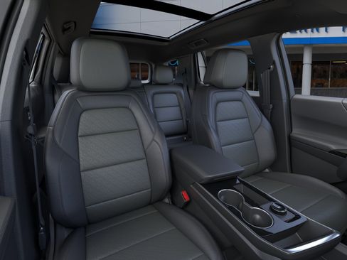 New 2026 Chevrolet Equinox LT w/ Convenience Package II FWD image 16