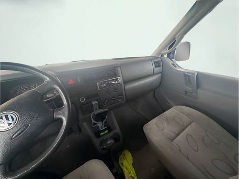 Used 2001 Volkswagen Eurovan FWD image 9