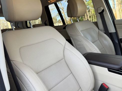 Used 2017 Mercedes-Benz GLS 550 4MATIC image 30