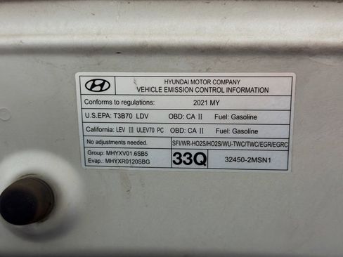 Used 2021 Hyundai Venue SE FWD image 17