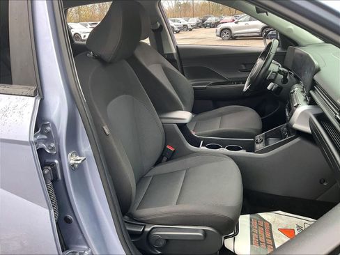 Used 2024 Hyundai Kona SEL image 11