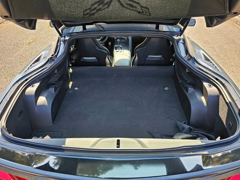 Used 2019 Chevrolet Corvette Stingray Coupe w/ Carbon Flash Badge Package image 19