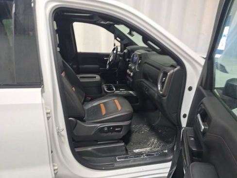 Used 2020 GMC Sierra 1500 AT4 w/ Off Road Performance Package AWD/4WD image 8