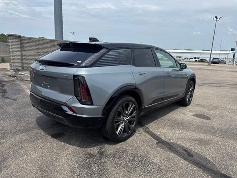 Used 2026 Cadillac Optiq Sport 2 w/ LPO, Floor Liner Package AWD/4WD image 7