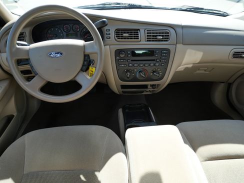 Used 2007 Ford Taurus SE FWD image 10