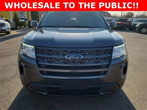 Used 2018 Ford Explorer XLT w/ Equipment Group 202A image 9