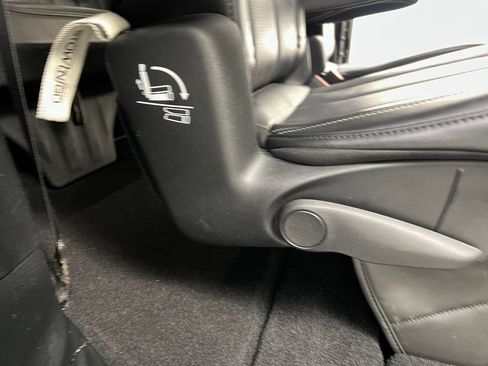Used 2025 Chrysler Pacifica Select FWD image 23
