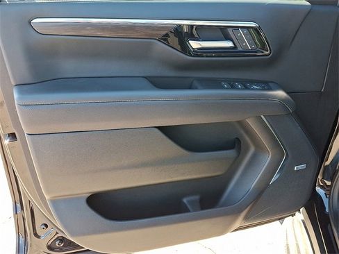 Used 2025 Chevrolet Suburban Premier w/ Sun And Tow Package image 10