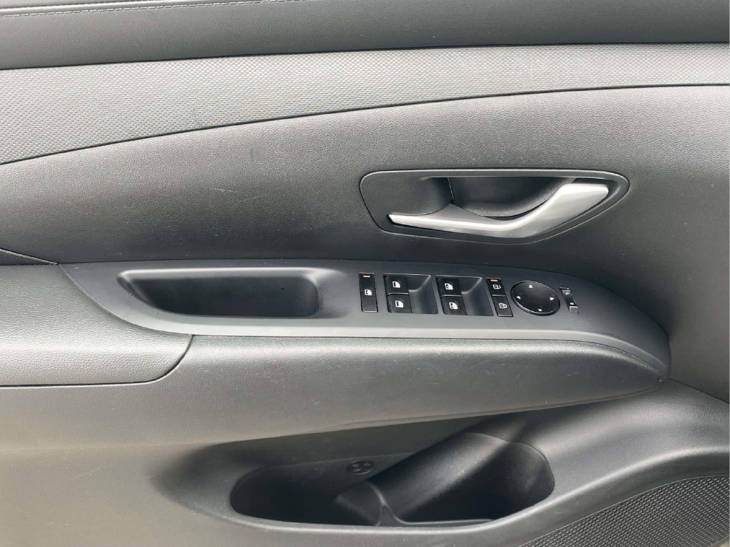 Used 2025 Hyundai Tucson SEL FWD image 16