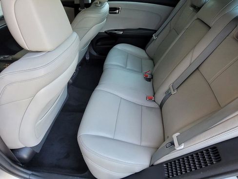 Used 2016 Toyota Avalon Limited w/ Toyota Safety Sense Package image 9