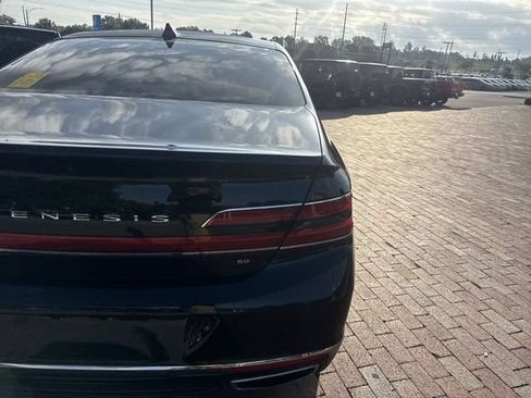 Used 2021 Genesis G90 5.0 Ultimate RWD image 11