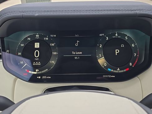 New 2026 Land Rover Range Rover SE image 14