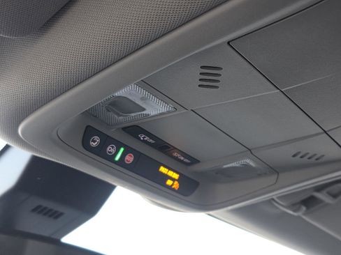 Used 2021 Chevrolet Equinox LT image 22