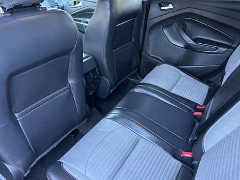 Used 2018 Ford Escape SE w/ SE Sport Appearance Package image 11