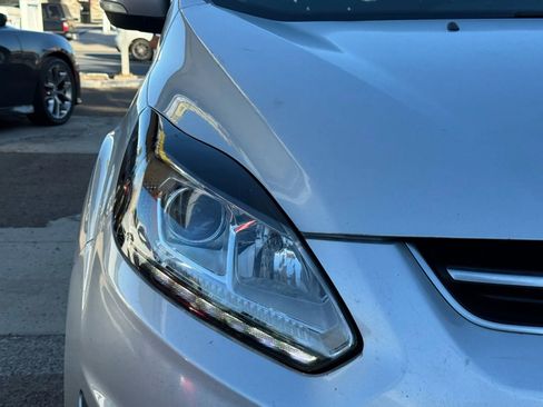 Used 2017 Ford C-MAX Energi SE w/ Equipment Group 402A image 5