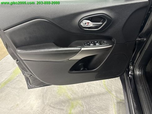 Used 2019 Jeep Cherokee Latitude Plus w/ Cold Weather Group image 25