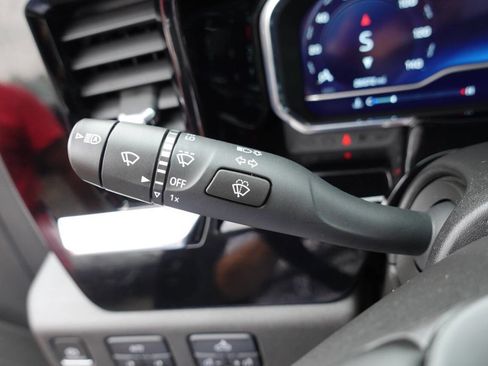 Used 2024 Chevrolet Silverado 1500 LT image 48