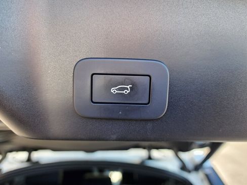 Used 2023 Land Rover Range Rover Evoque R-Dynamic S image 14