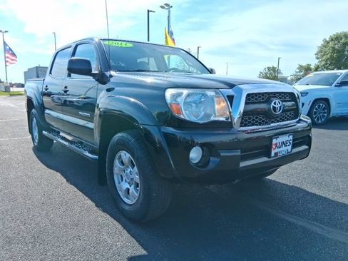Used 2011 Toyota Tacoma 4x4 Double Cab w/ SR5 Pkg #2 image 2