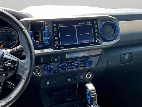 Used 2022 Toyota Tacoma TRD Sport AWD/4WD image 6