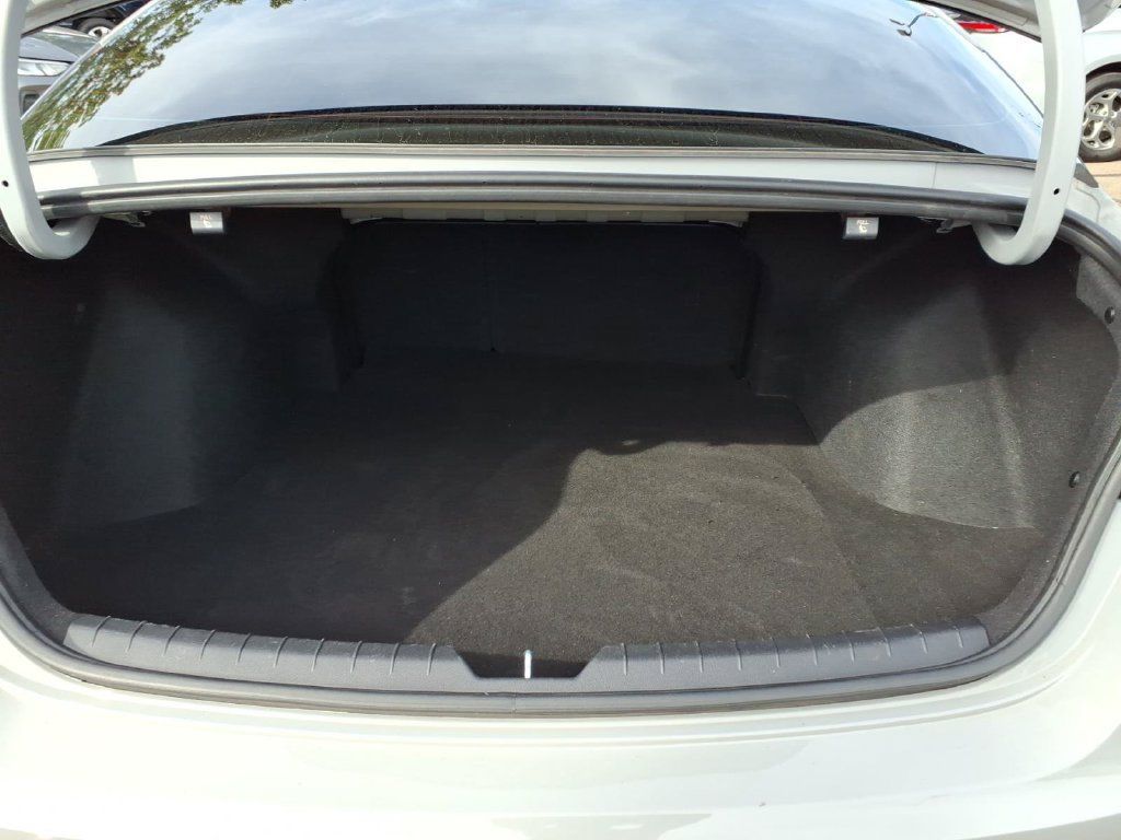 Used 2023 Kia K5 GT w/ GT1 Package FWD image 9