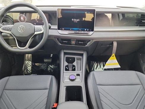 New 2026 Volkswagen Tiguan SE image 18