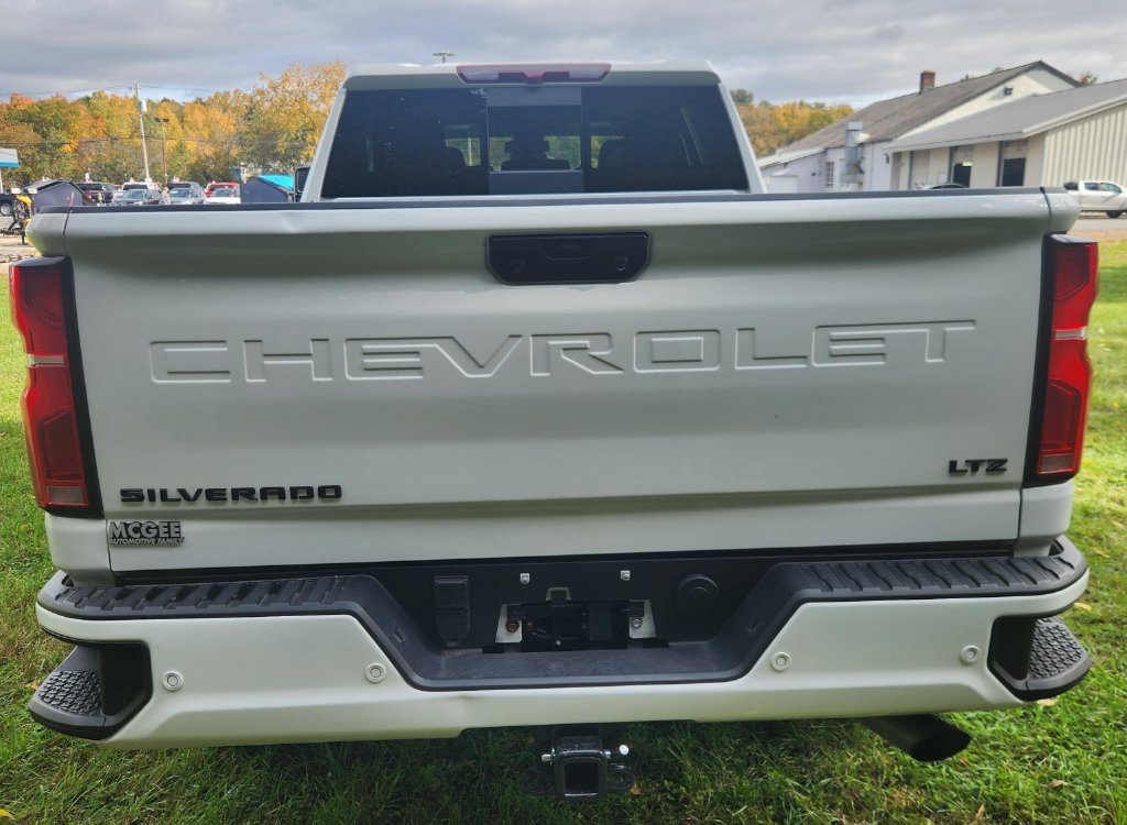 Used 2024 Chevrolet Silverado 2500 LTZ w/ LTZ Plus Package AWD/4WD image 6