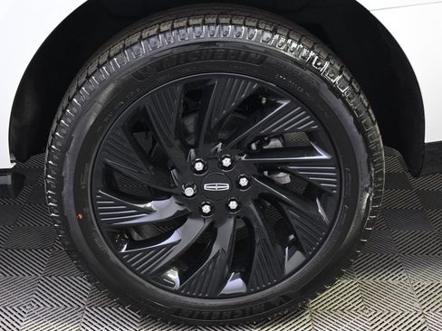 New 2027 Lincoln Navigator Reserve w/ Jet Appearance Package AWD/4WD image 20