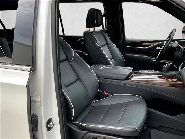 Used 2022 Cadillac Escalade ESV Premium Luxury w/ LPO, Radiant Package AWD/4WD image 9