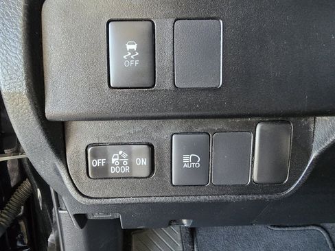 Used 2021 Toyota Tacoma SR5 image 18