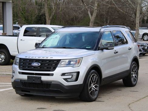 Used 2016 Ford Explorer Sport w/ Equipment Group 401A image 3