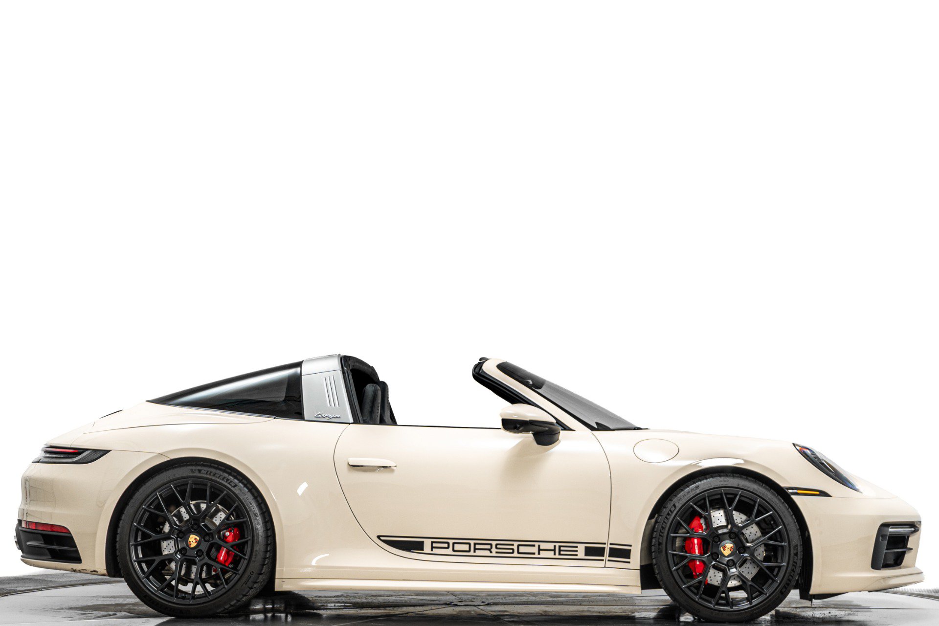 Used 2024 Porsche 911 Targa 4S AWD/4WD image 2