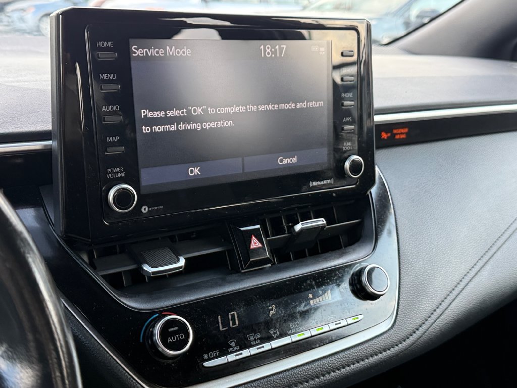Used 2022 Toyota Corolla SE FWD image 32